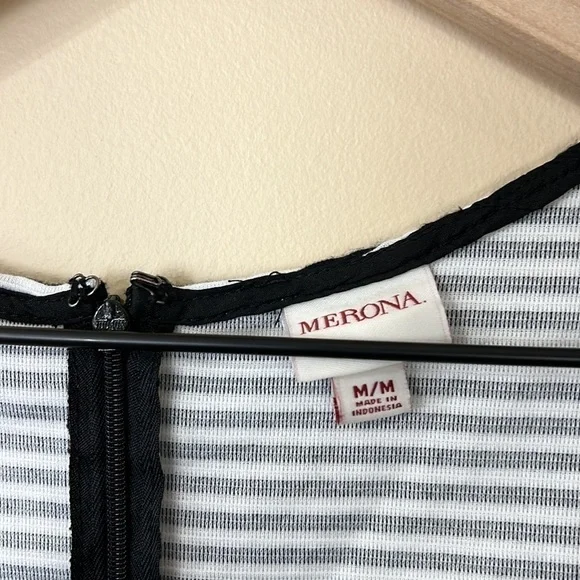 𝅺square-neck dress - Picture 4 of 5